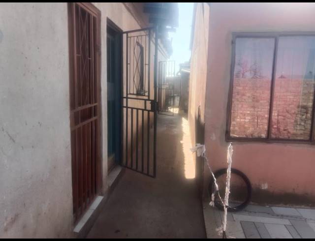 2 BEDROOM HOUSE FOR SALE IN PALM RIDGE EXT 2